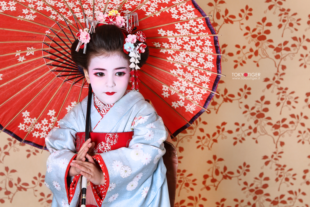maiko a kyoto dove vedere maiko e geisha, Kyoto aya, ayageisha ,kyoto maikoexperience,  only in japan, I love tokyo, tokyo, tokyo tiger, tokyotiger, kyoto, Franca Zoli, Oiran, Cose da fare in Giappone o cose da fare a Kyoto